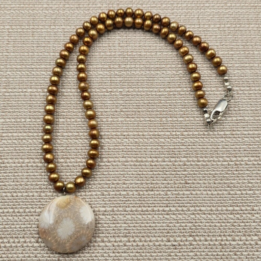 18.5 Inch Sterling Silver Pearls And Fossil Coral Pendant Necklace B862